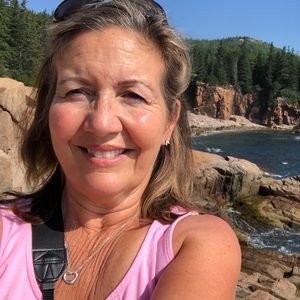 Meet your Posher, Debbie